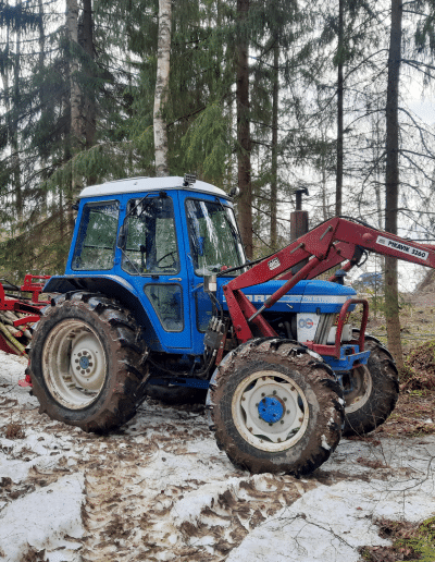 HaTek-Oy-kiinteistojen-kunnossapito-nurmikoiden-leikkaus-lumityot-hiekoitus-Janakkala-Hameenlinna-Kanta-Hame